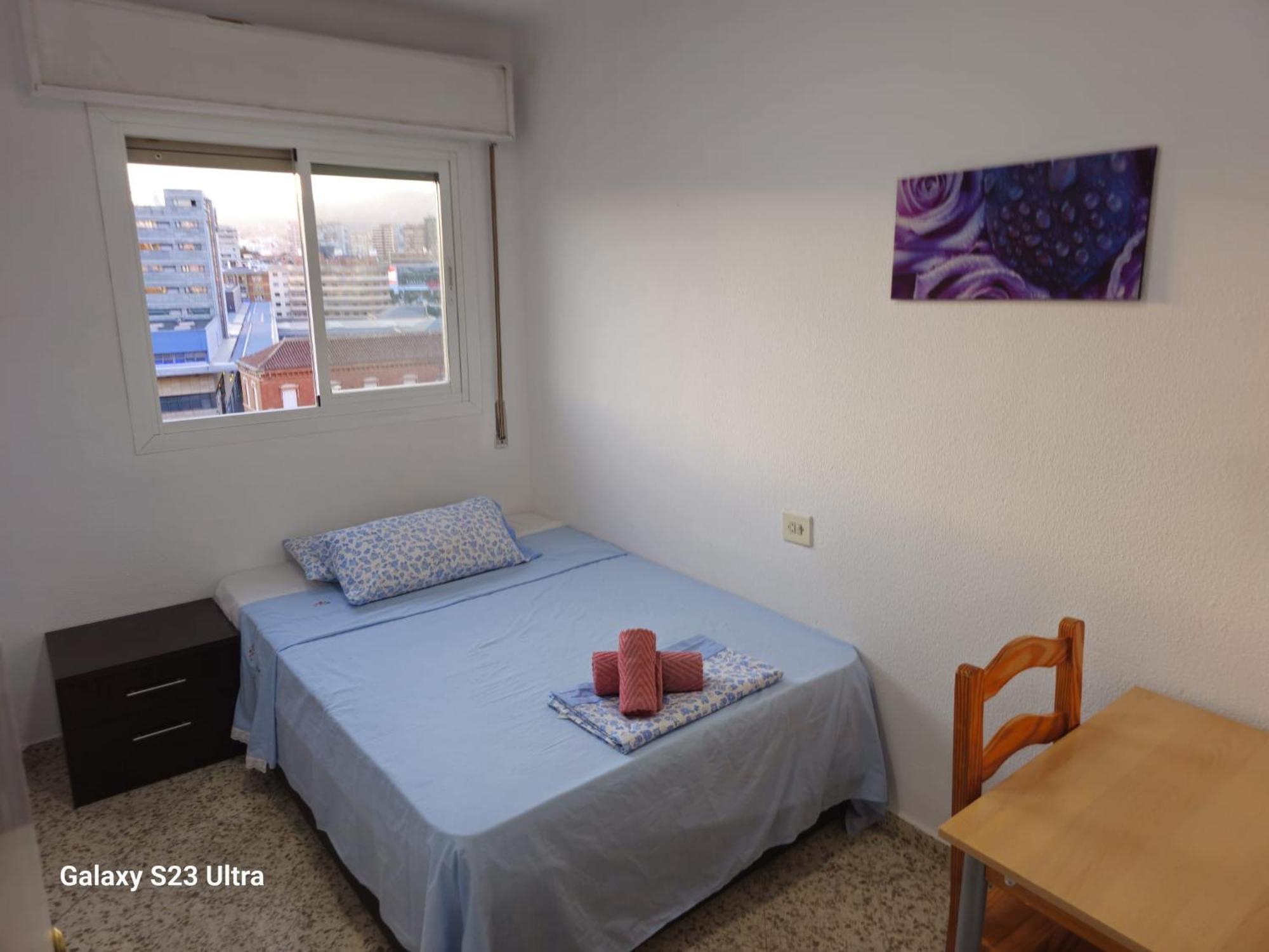 C Habitacion Preciosa Grande Privada Centro Y Cerca De La Playa Wi-fi * Málaga