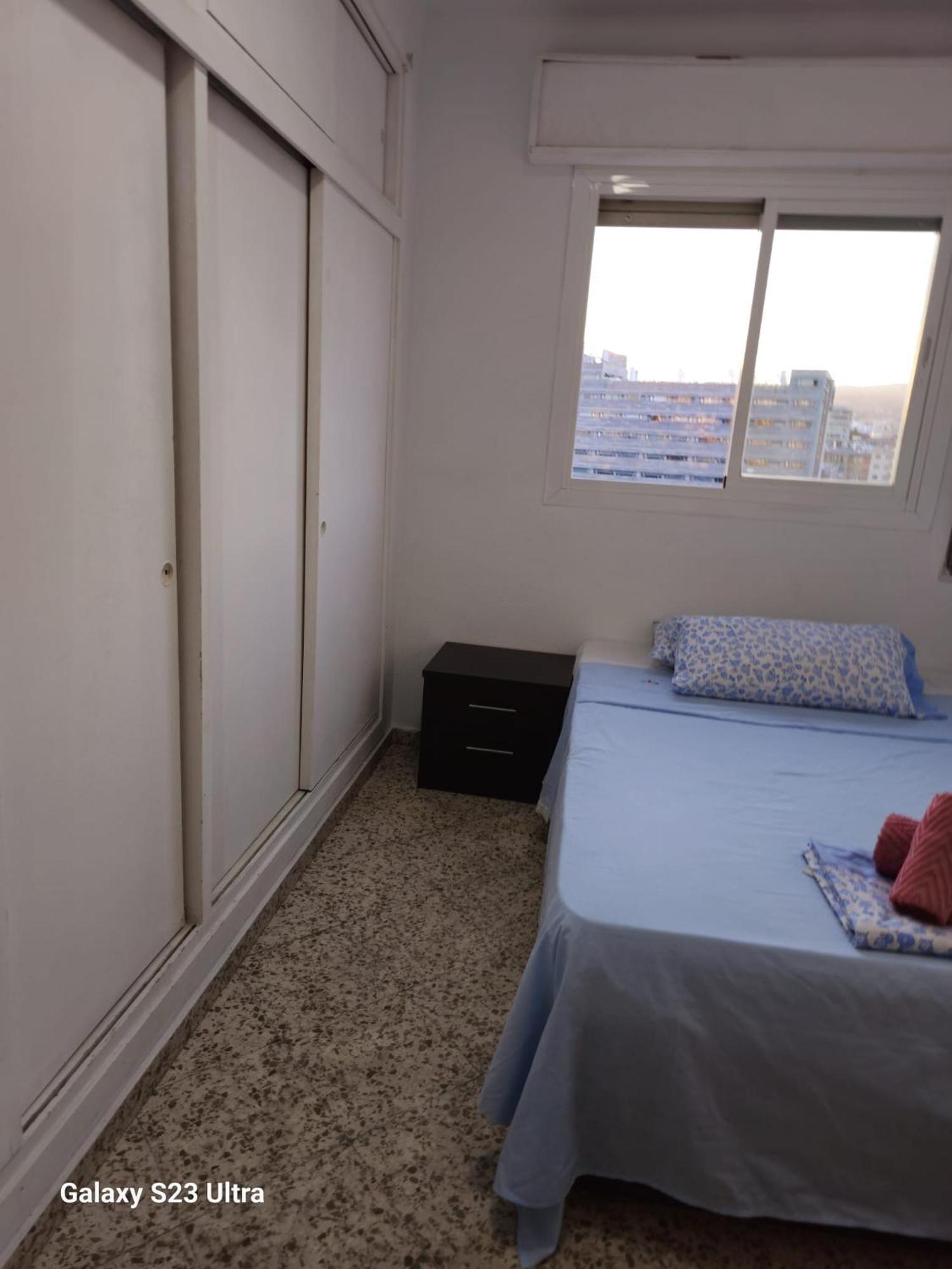 Privat bolig C Habitacion Preciosa Grande Privada Centro Y Cerca De La Playa Wi-fi *