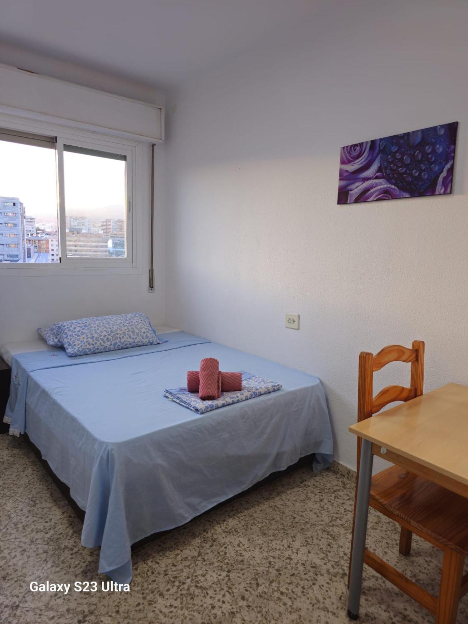 Privat bolig C Habitacion Preciosa Grande Privada Centro Y Cerca De La Playa Wi-fi
