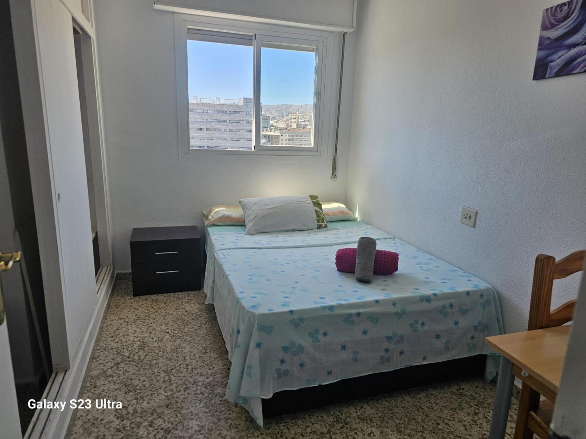 C Habitacion Preciosa Grande Privada Centro Y Cerca De La Playa Wi-fi Alloggio in famiglia